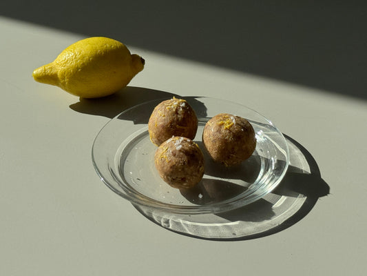 One-Handed Snacks: A Postpartum Lifesaver 🍋